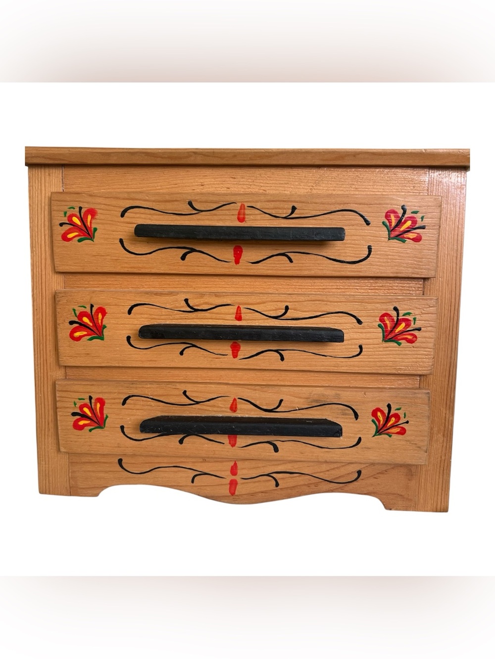 Vintage 9”x7” wooden jewelry box hand painted